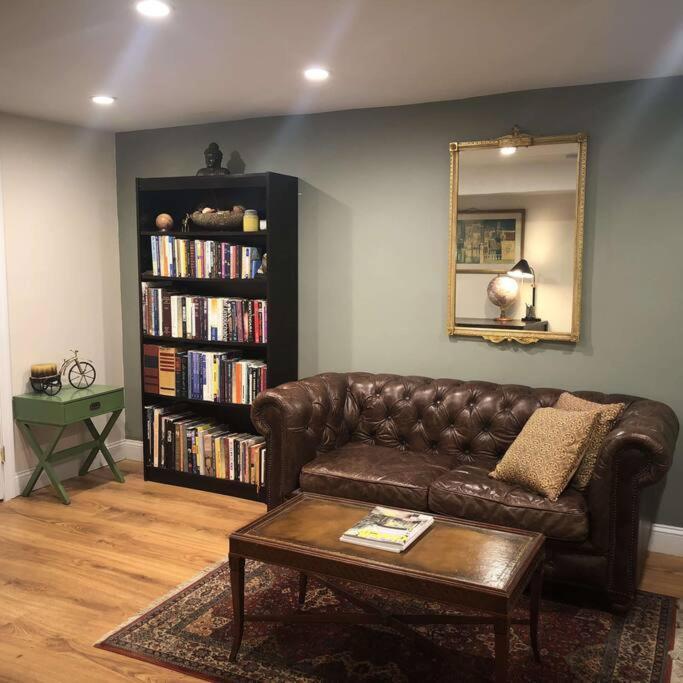 A Charming 4 Bd Garden Oasis Brick Townhouse Apartment New York